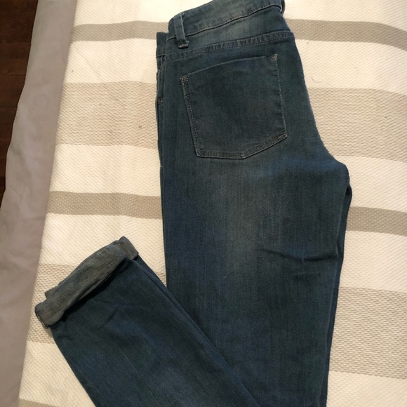 Ripped skinny jeans - Picture 2 of 5